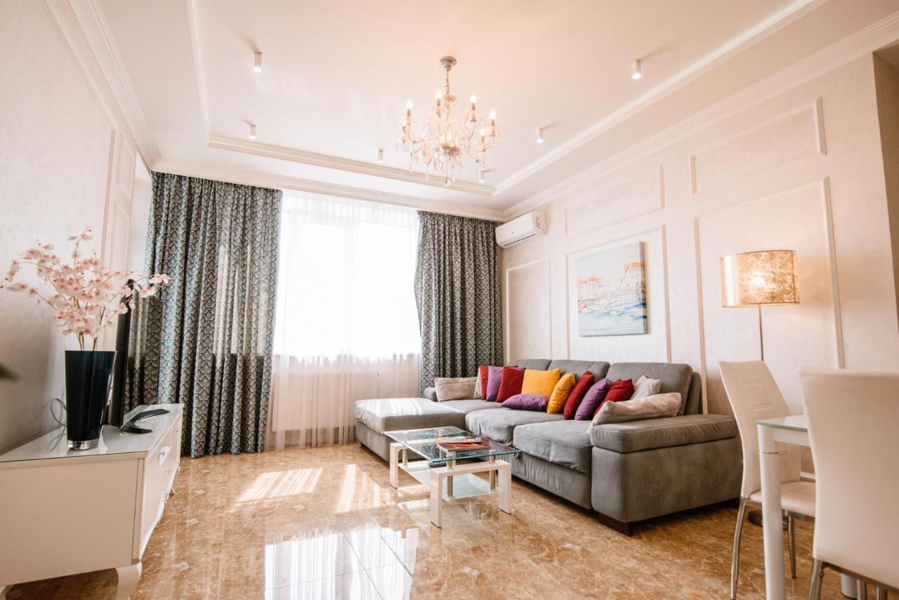 Luxury For Business & Pleasure Royal 1 Kyiv Exterior foto